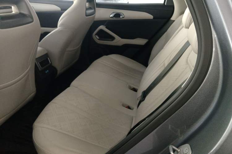 Used BYD Yuan UP 2025 Intelligent Driving Version 401 km Leading Edition