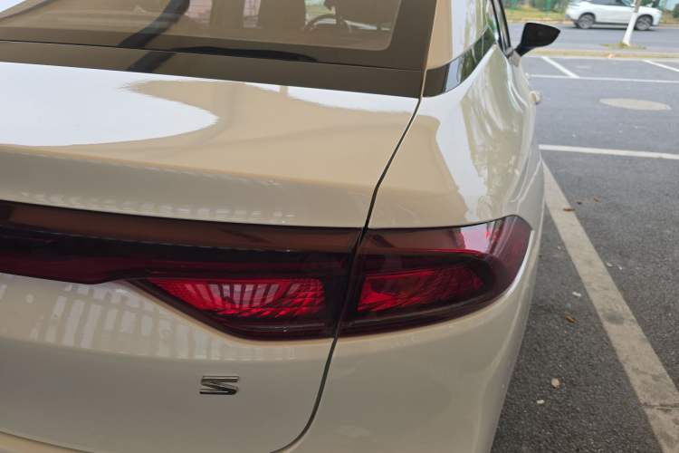 Used AION S 2023 Xuan 580 55.2 kWh Lithium Iron Phosphate
