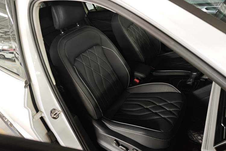 Used Volkswagen Tiguan L 2022 330TSI Automatic Two-Wheel Drive R-Line Enhanced Edition
