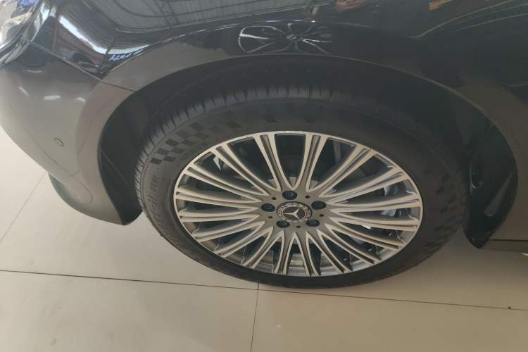 Used Mercedes-Benz E-Class 2019 Restyled E 300 L Sporty and Stylish Edition