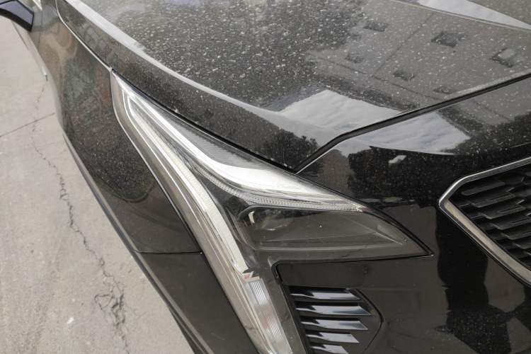 Used Cadillac XT4 2018 28T Two-Wheel Drive Tech Version