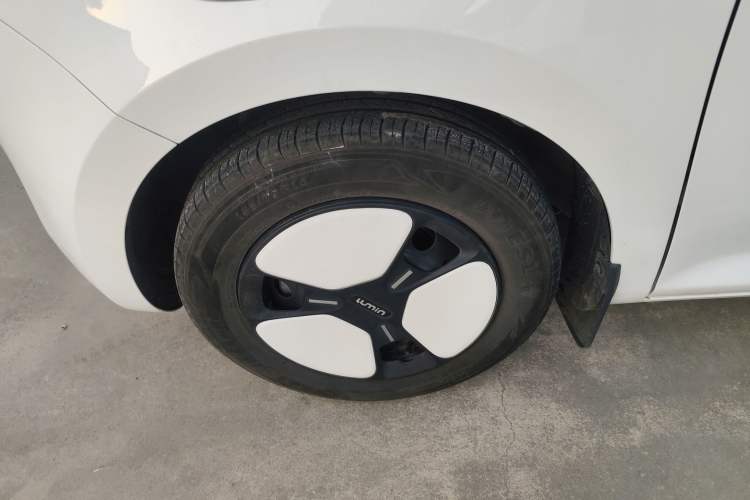 Used  Lumin 2023 301km Honey Dew Edition
