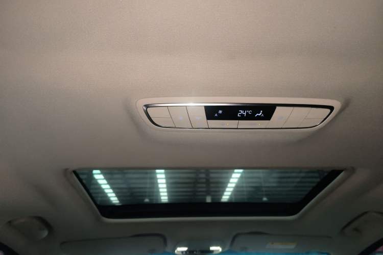 Used Buick GL8 2017 ES 28T Comfort Model China V Standard
