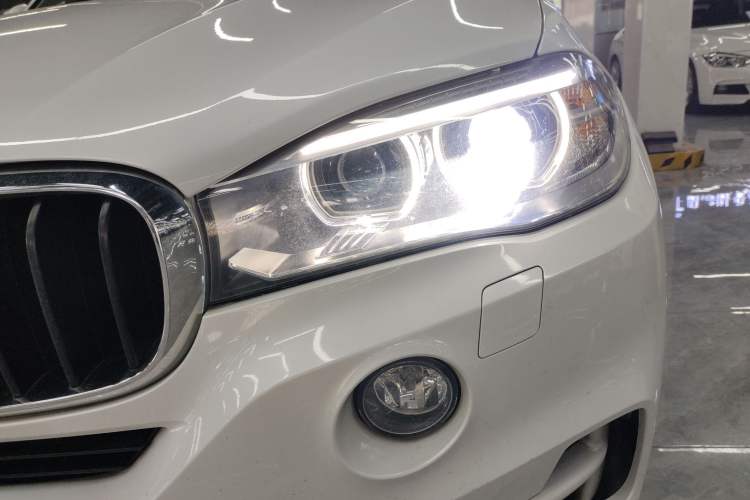 Used BMW X5 2015 xDrive28i
