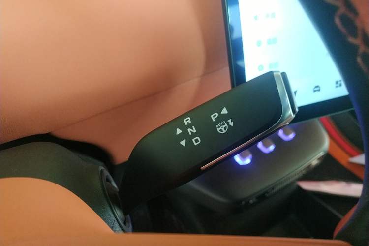 Used  E07 2025 All-Electric 4x4 90kWh Ultra High-Performance Edition
