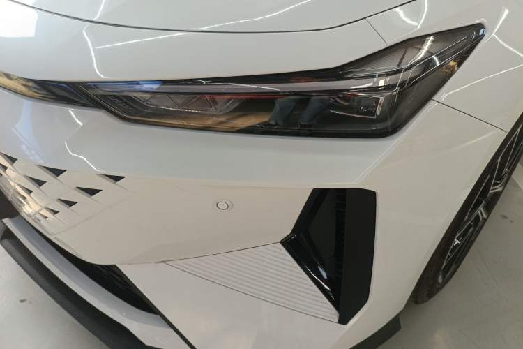 Used Changan UNI-V iDD 2024 Blue Whale Smart Electric iDD 136km Luxury Model
