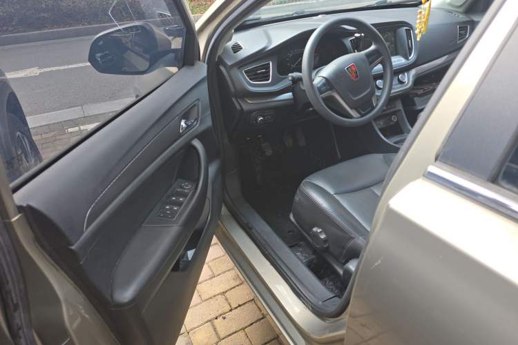 Used Roewe 360 2015 1.5L manual luxury edition