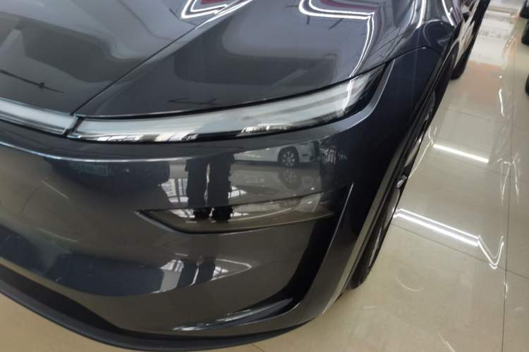 Used Tesla Model Y 2025 Rear-Wheel-Drive Version