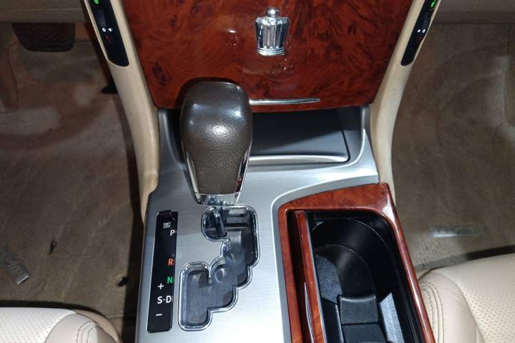 Used Toyota Crown 2012 2.5L Royal Leather Edition