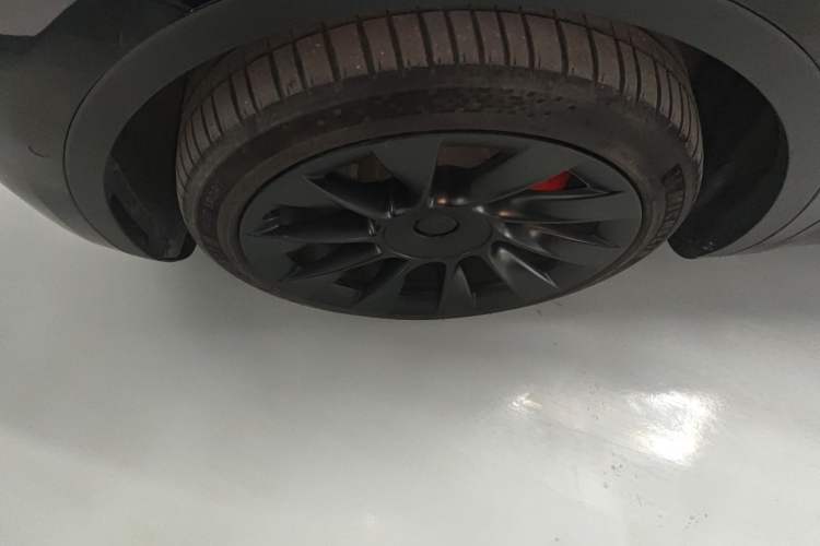 Used Tesla Model Y 2021 Long-Range All-Wheel-Drive Version 3D7
