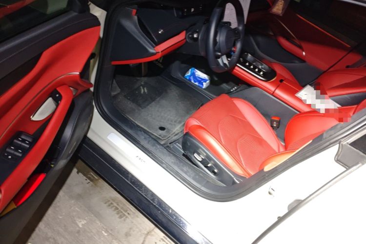 Used Xiaomi Auto SU7 2024 Four-Wheel Drive Ultra-Long Range Advanced Intelligent Driving Max Edition