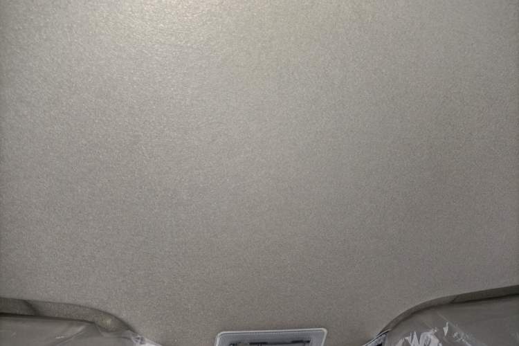 Used JMC Fushun 2023 2.0T Manual Short-Wheelbase Low-Roof Commercial Van 2/3 Seats with Lift-Up Tailgate