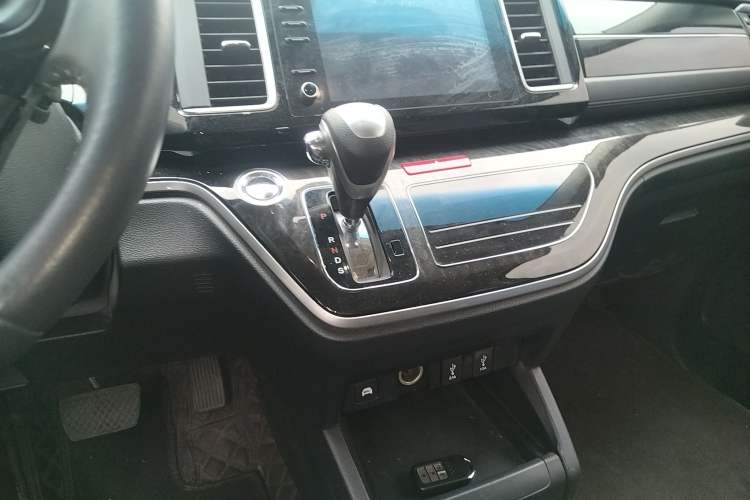 Used Honda Elysion 2019 2.0L Hybrid Luxury Edition