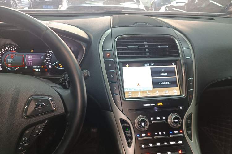 Used Lincoln MKX 2018 2.0T Two-Wheel Drive Deluxe Edition