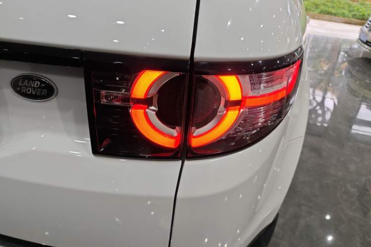 Used Land Rover Discovery Sport 2019 240 PS PURE Edition China VI Standard
