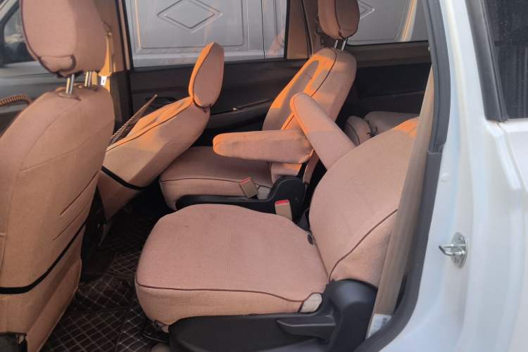 Used Wuling Hongguang 2019 1.5L S Standard Version China VI LAR