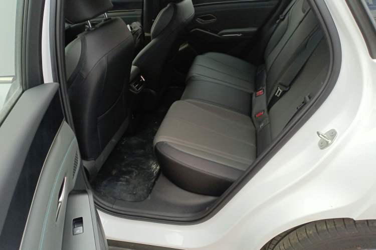 Used BYD Qin L 2025 DM-i Smart Drive 80KM Leading Model