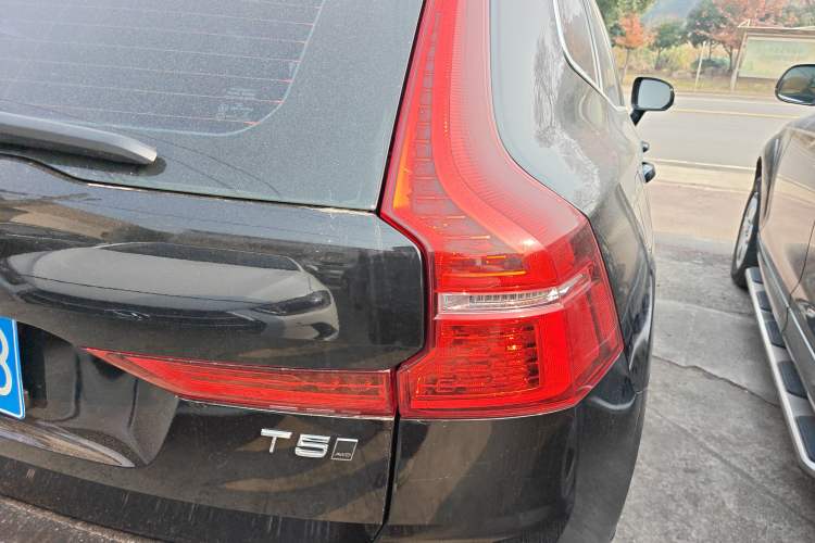 Used Volvo XC60 2021 T5 4x4 Smart Luxury Edition
