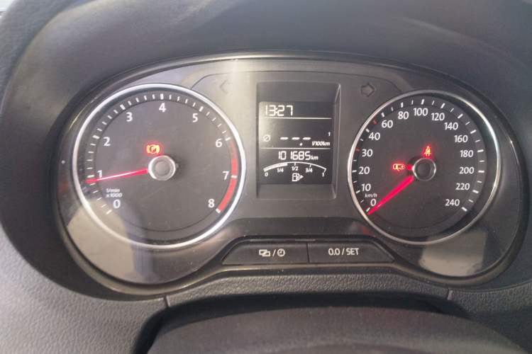 Used Volkswagen Polo 2016 1.6L manual Comfort trim level