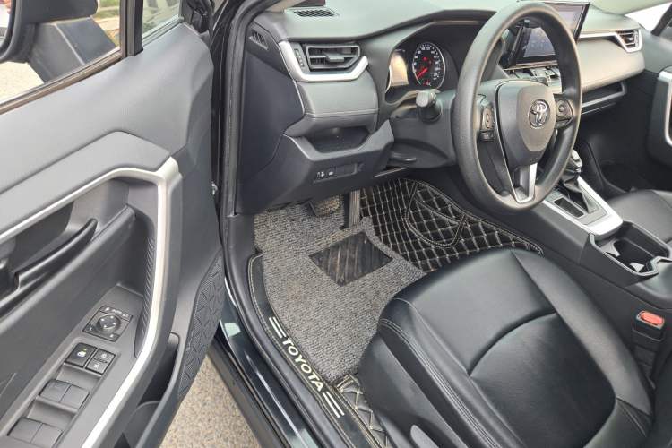 Used Toyota RAV4 2022 2.0L CVT Two-Wheel Drive Urban Edition
