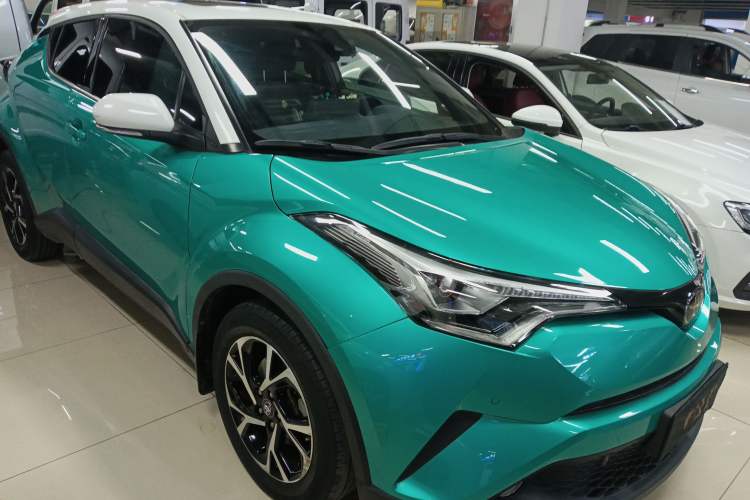 Used Toyota C-HR 2018 2.0L Luxury Sunroof Version China VI Standard
