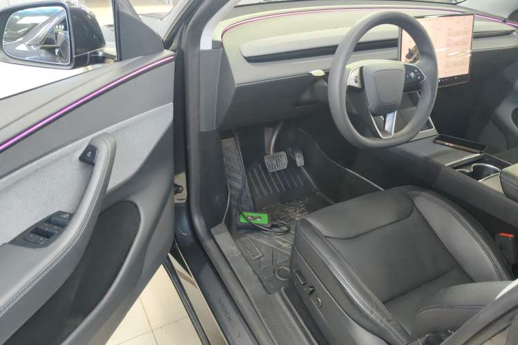 Used Tesla Model Y 2025 Rear-Wheel-Drive Version