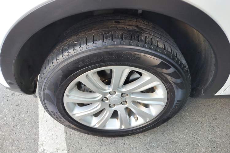 Used Land Rover Discovery Sport 2018 240 PS SE Version
