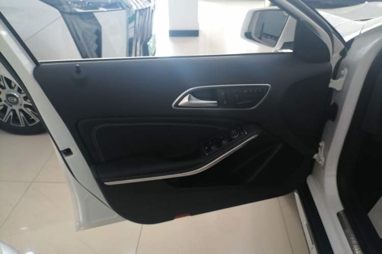 Used Mercedes-Benz GLA 2015 GLA 220 4MATIC Fashion Model