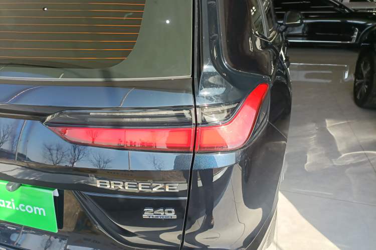 Used Honda Breeze 2023 240TURBO Two-Wheel-Drive Luxury Edition 5 Seats
