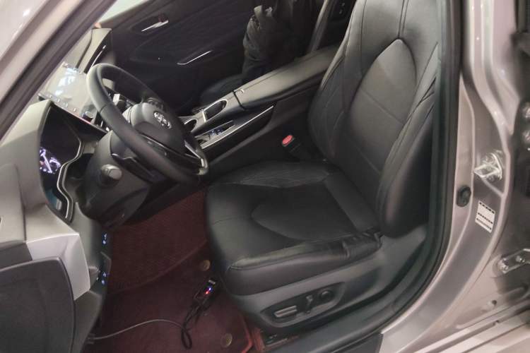 Used Toyota Avalon 2019 2.5L Touring Premium Version China VI Standard
