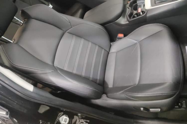 Used Toyota Wildlander 2023 Dual-Motor 2.5L E-CVT Two-Wheel Drive Luxury PLUS Edition
