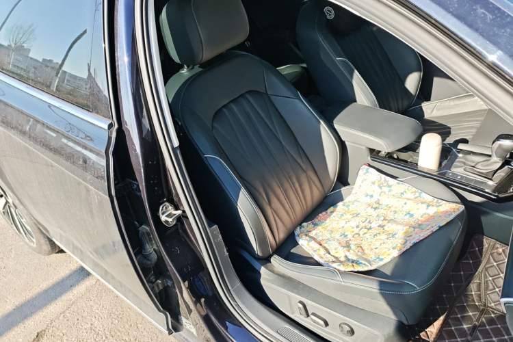 Used Volkswagen Passat 2022 330TSI Starry Luxury Edition – Exclusive Special Edition