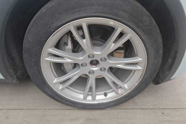 Used Tesla Model Y 2022 Long-Range All-Wheel-Drive Version