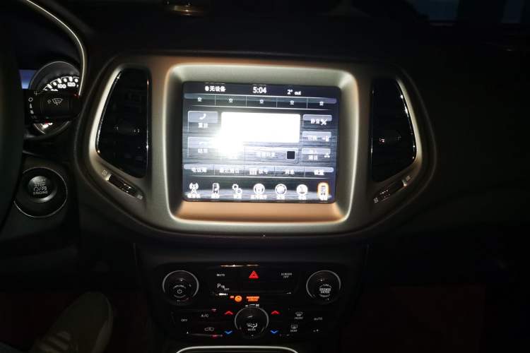 Used  Compass 2017 200T Automatic Family Edition