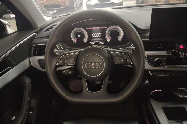 Used Audi A4L 2022 40 TFSI Luxury Dynamic Model
