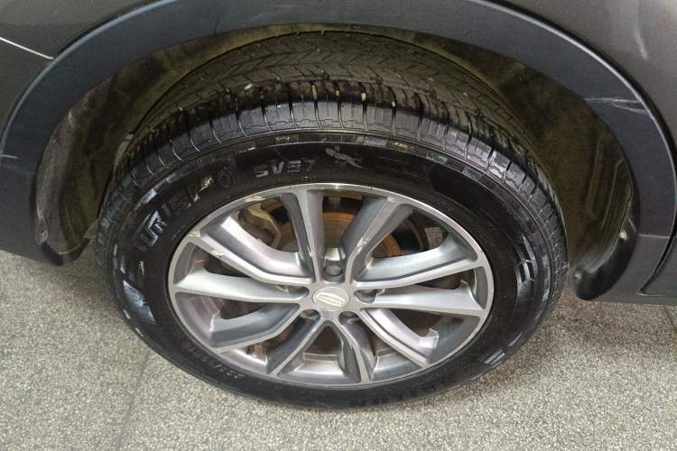 Used Geely Auto Emgrand X7 Sport 2018 1.8TD Automatic Two-Wheel Drive Smart Connect 4G Internet Edition
