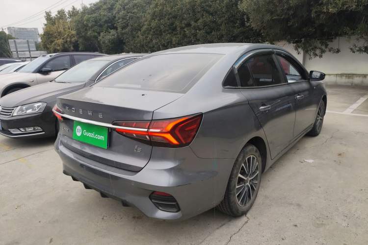 Used Roewe i5 2021 1.5L Manual Platinum Edition
