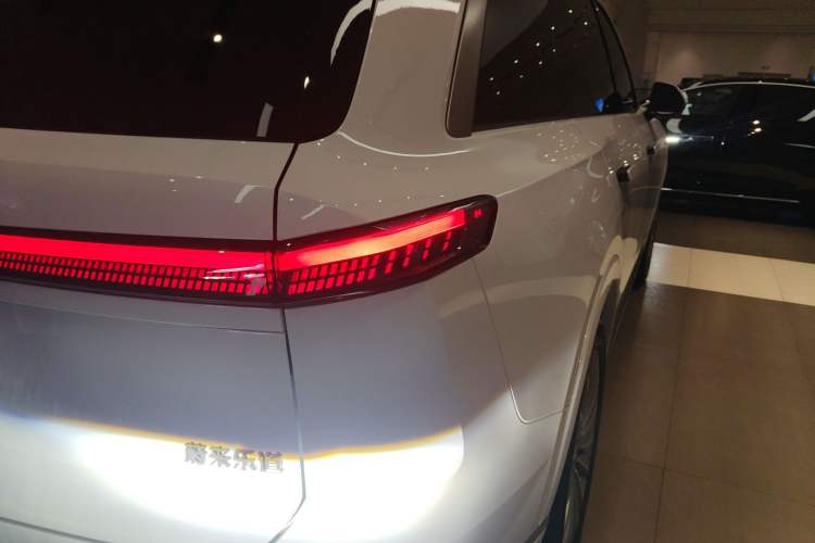 Used ONVO Luxeed L90 2025 Model—Ultra Six-Seater Version
