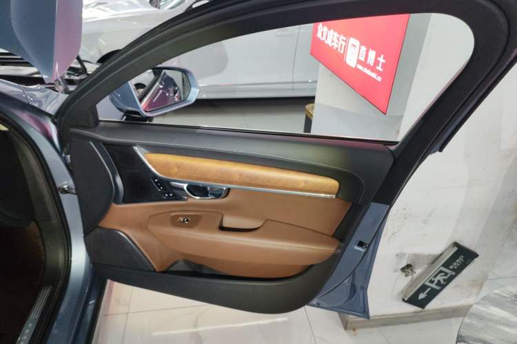 Used Volvo S90 2020 Facelift T5 Smart & Luxurious Edition
