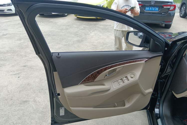 Used Buick LaCrosse 2013 2.4L SIDI Leading Comfort Version
