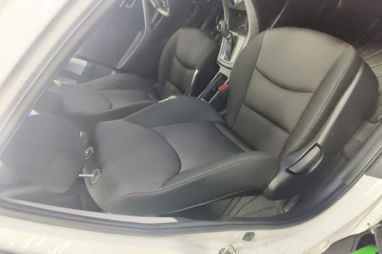 Used Hyundai Elantra (5th Generation / Langdong) 2016 1.6L Automatic Smart Version
