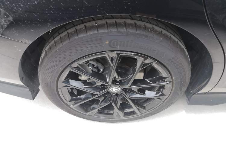 Used Changan UNI-V 2025 1.5T 500Bar Prestige Version
