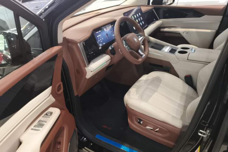 Used BYD Xia 2025 DM-i 1.5T 180km Excellence Model
