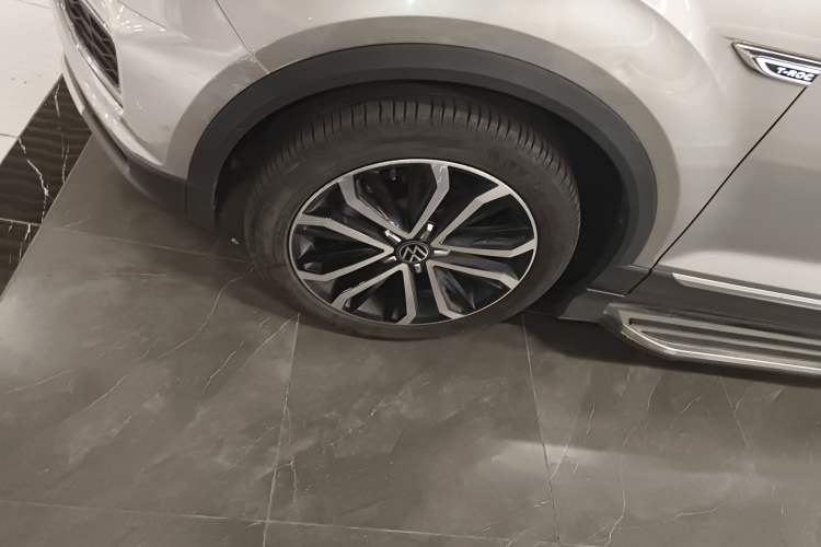 Used Volkswagen T-ROC 2021 280TSI DSG Two-Wheel Drive Comfort Connect Edition
