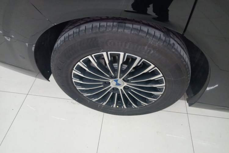 Used Denza D9 2022 DM-i 970 Four-Wheel Drive Flagship Model