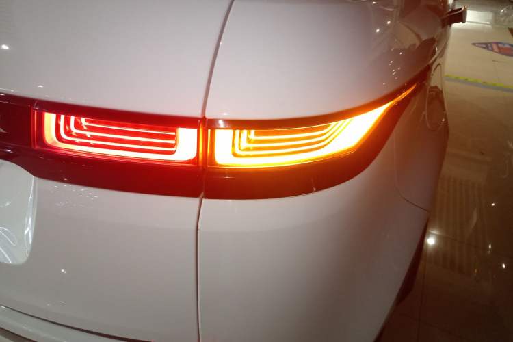 Used Land Rover Range Rover Evoque 2021 Range Rover Velar L 249PS R-Dynamic First Edition
