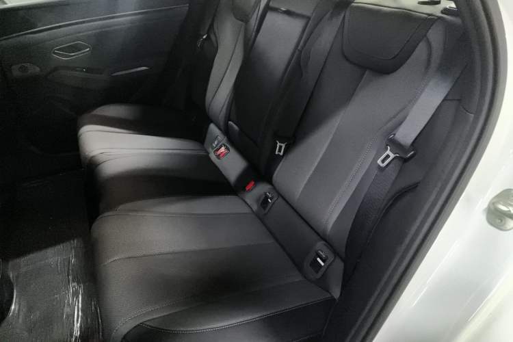 Used BYD Qin L 2025 DM-i Smart Drive 120KM Superior Model
