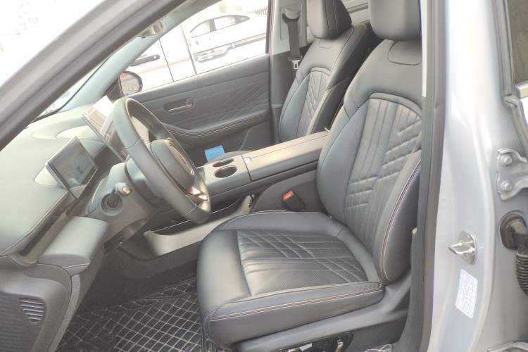 Used Baojun Enjoy 2025 All-Electric 600km Luxury Edition
