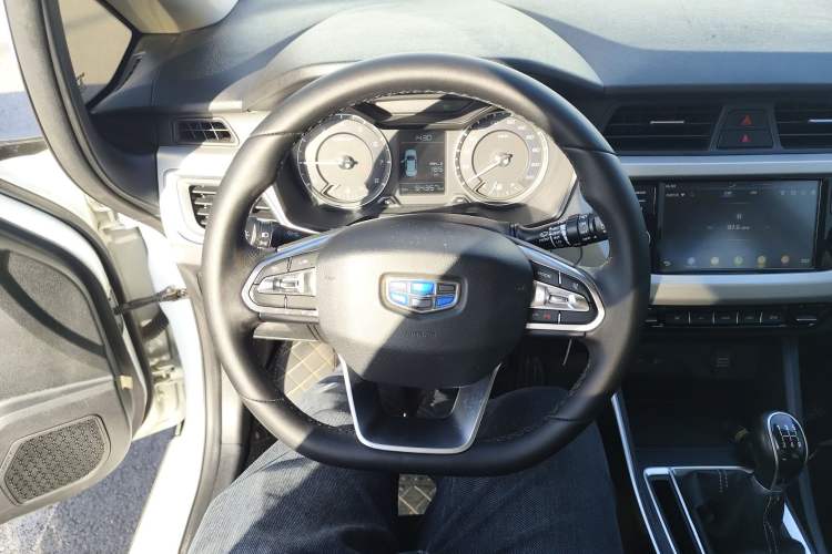 Used Geely Auto Vision X3 2019 Upgraded Model 1.5L Manual Elite Version
