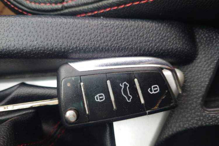 Used  Refine S3 2016 1.5L Manual Luxury Smart Version